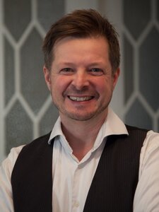 Бенедикт Міроу - фото