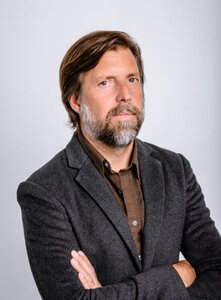 Джеймс Нестор - фото