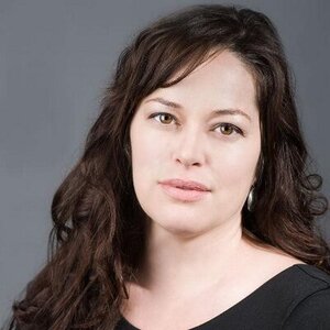 Кортні Макавінта - фото