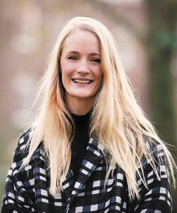 Люсі Фолі - фото