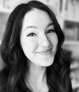 Мона Кастен - фото