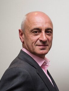 Роберт Бізлі - фото