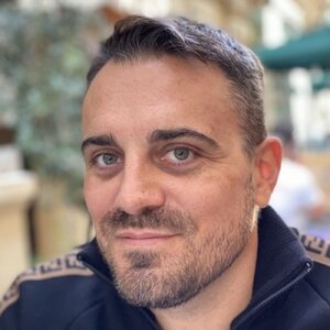 Роберт Бриндза - фото