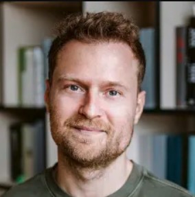 Домінік Спенст - фото