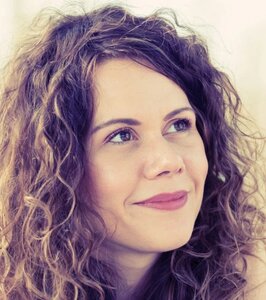 Кора Райлі - фото