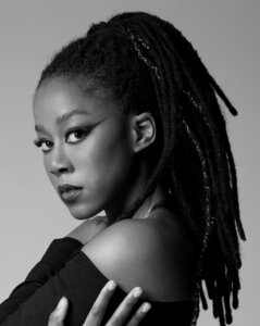 Томі Адеємі - фото