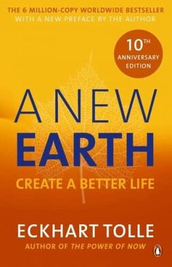 A New Earth: The life-changing follow up to The Power of Now. My No.1 guru will always be Eckhart Tolle’ Chris Evans - фото книги