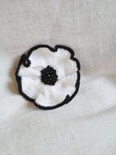 Брошка "Мак" біла - фото обкладинки книги