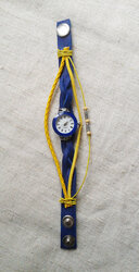 Годинник жовто-блакитний шкіряний - фото обкладинки книги