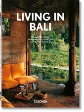 Living in Bali (40th Anniversary Edition) - фото обкладинки книги