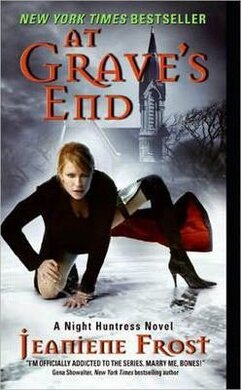 Night Huntress. Book 3: At Grave's End - фото книги