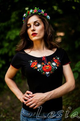 Вишиванка жіноча чорна "Помаранчеві маки" - фото книги