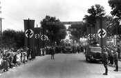 Свастики заполонили весь регіон (Bundesarchiv)