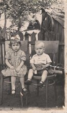 1949. Син Юрко і племінниця Людмила, донька репресованого брата Івана