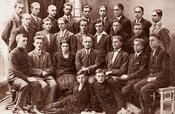Учні гімназії, С.Бандера сидить зліва, 1928 р.