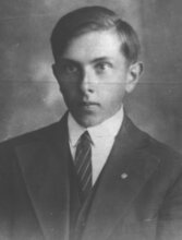 С.Бандера - гімназист, 1928 р.