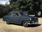 Авто "Опель Капітан" 1953 року випуску