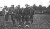 1920-ті рр. Роман Шухевич отримує нагороду за перемогу в спортивних змаганнях (АЦДВР)