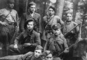 Др. пол. 1940‑х рр. Повстанці були змушені розділятися на менші загони, аби продовжувати боротьбу (АЦДВР)